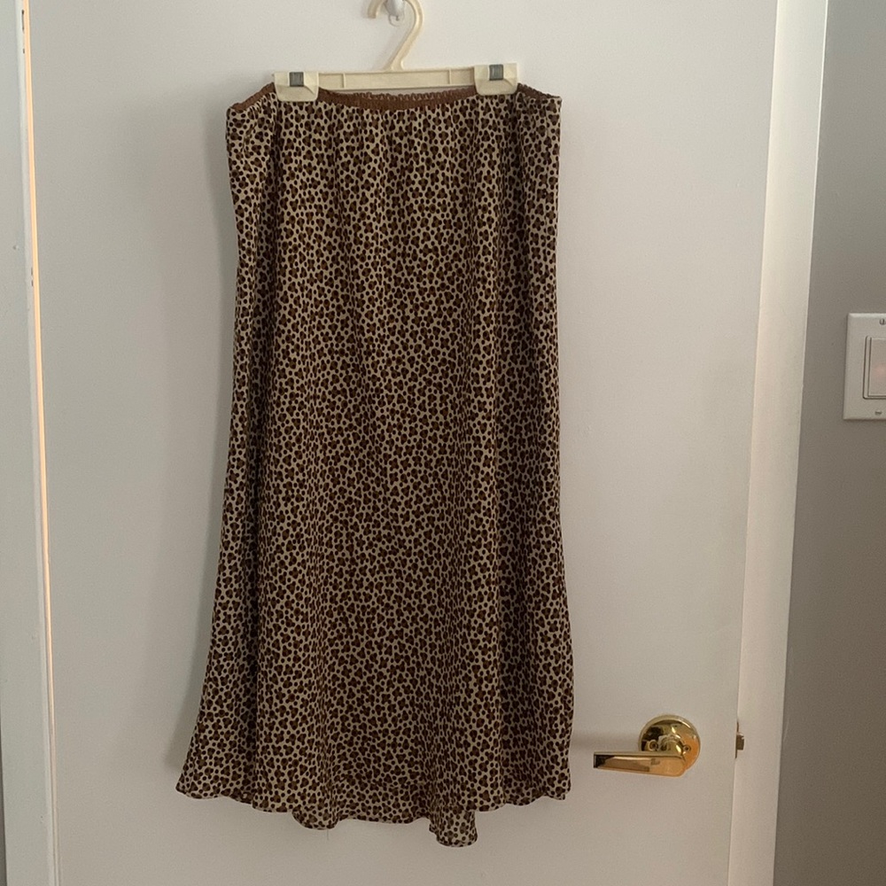 ⭐️HOST PICK⭐️[M]👗MAX STUDIO midi skirt